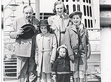 Вера Кальман с мужем и детьми 