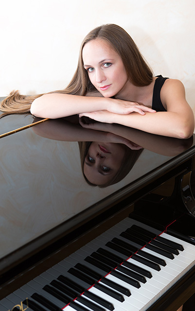 Ксения Незнанова, пианистка