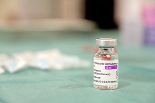 вакцина AstraZeneca / Vaxzevria от COVID-19 