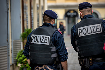 Австрийская полиция, соблюдение карантина 